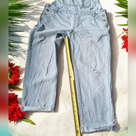 Abercrombie & Fitch  Distressed Boyfriend Ankle Length Light Wash Denim Overalls - Picture 6 of 11